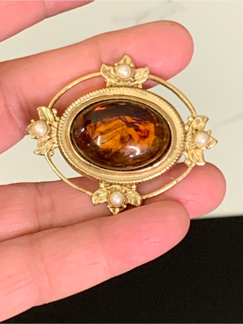 Vintage Gold-Tone Oval Brooch with Faux Amber Stone & Pearl Accents